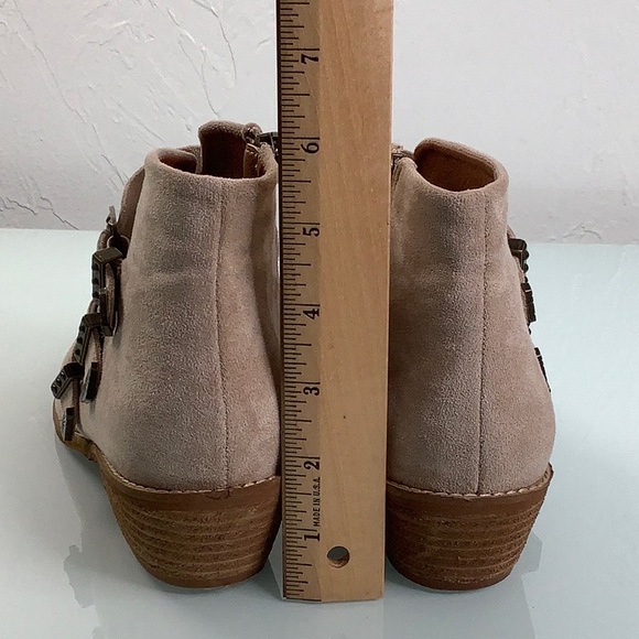 Beast Fashion pointy leather triple buckle western heels Tan booties size 6 NWOT - Picture 8 of 16